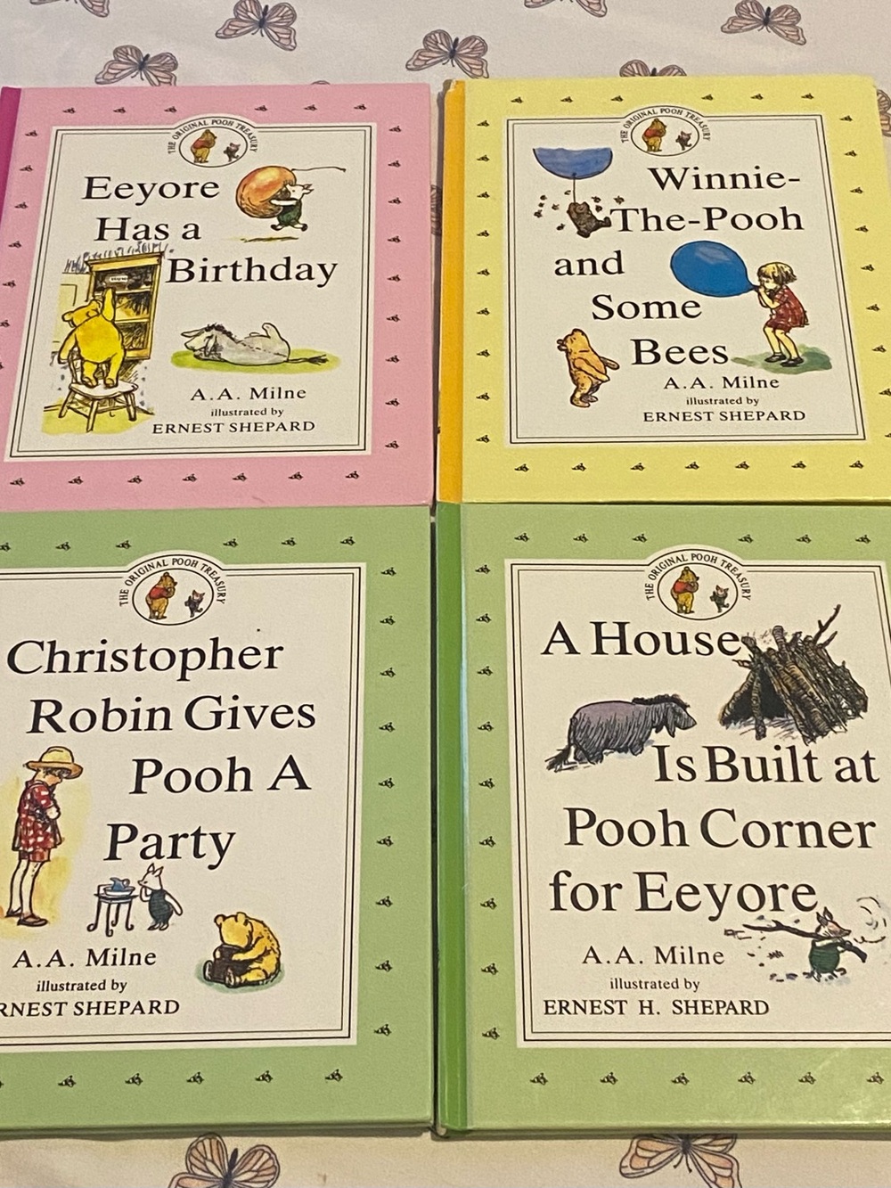 Winnie-the-Pooh Classic Storybook Set - Pastel Pink, Yellow, Green, Cream